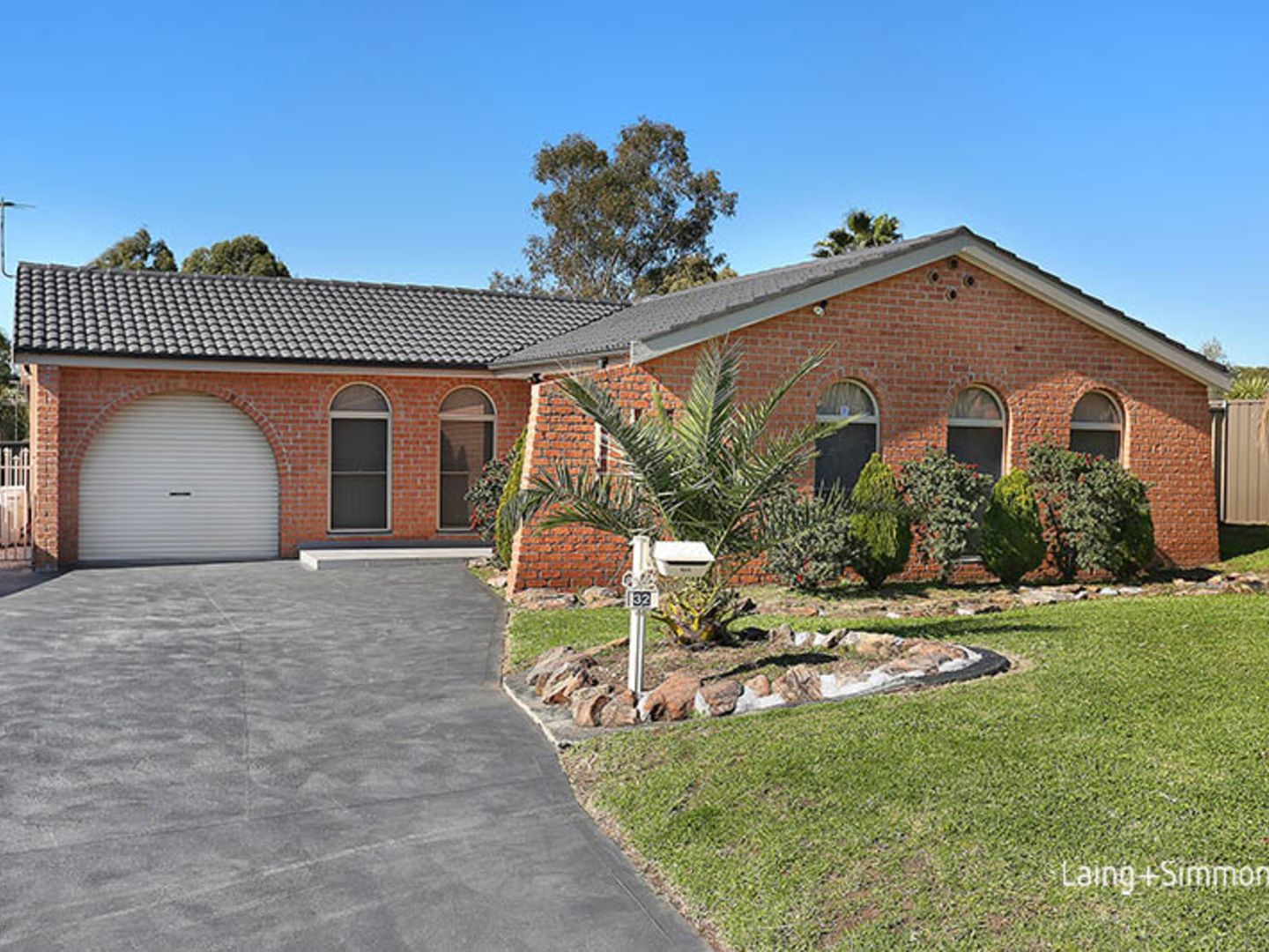 32 Glenton Street, Abbotsbury NSW 2176