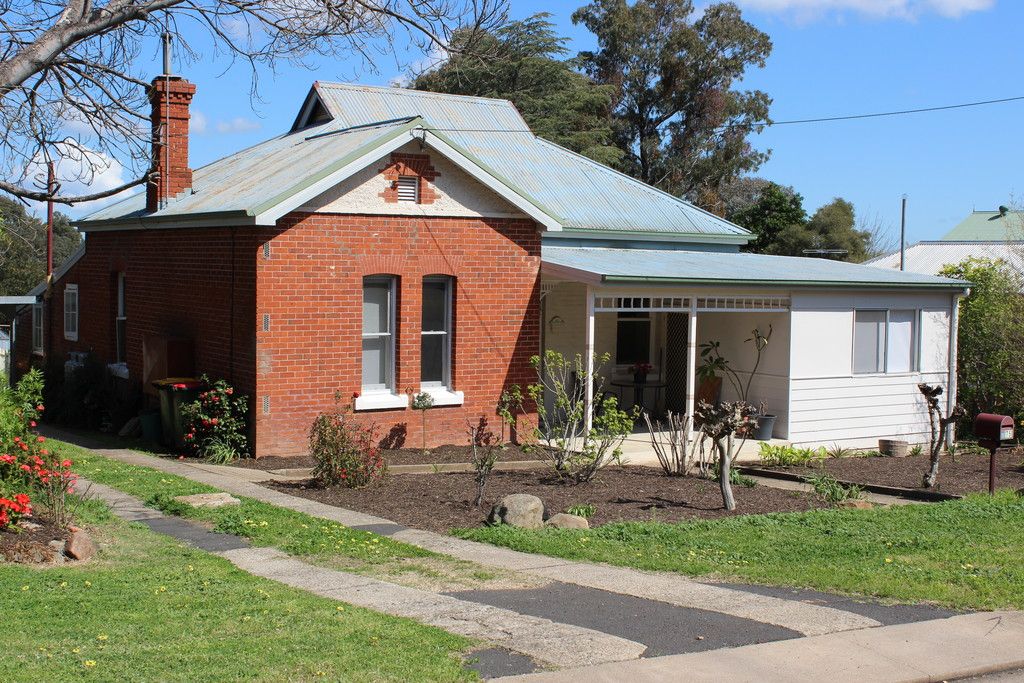 3 bedrooms House in 75 Napier Street TAMWORTH NSW, 2340