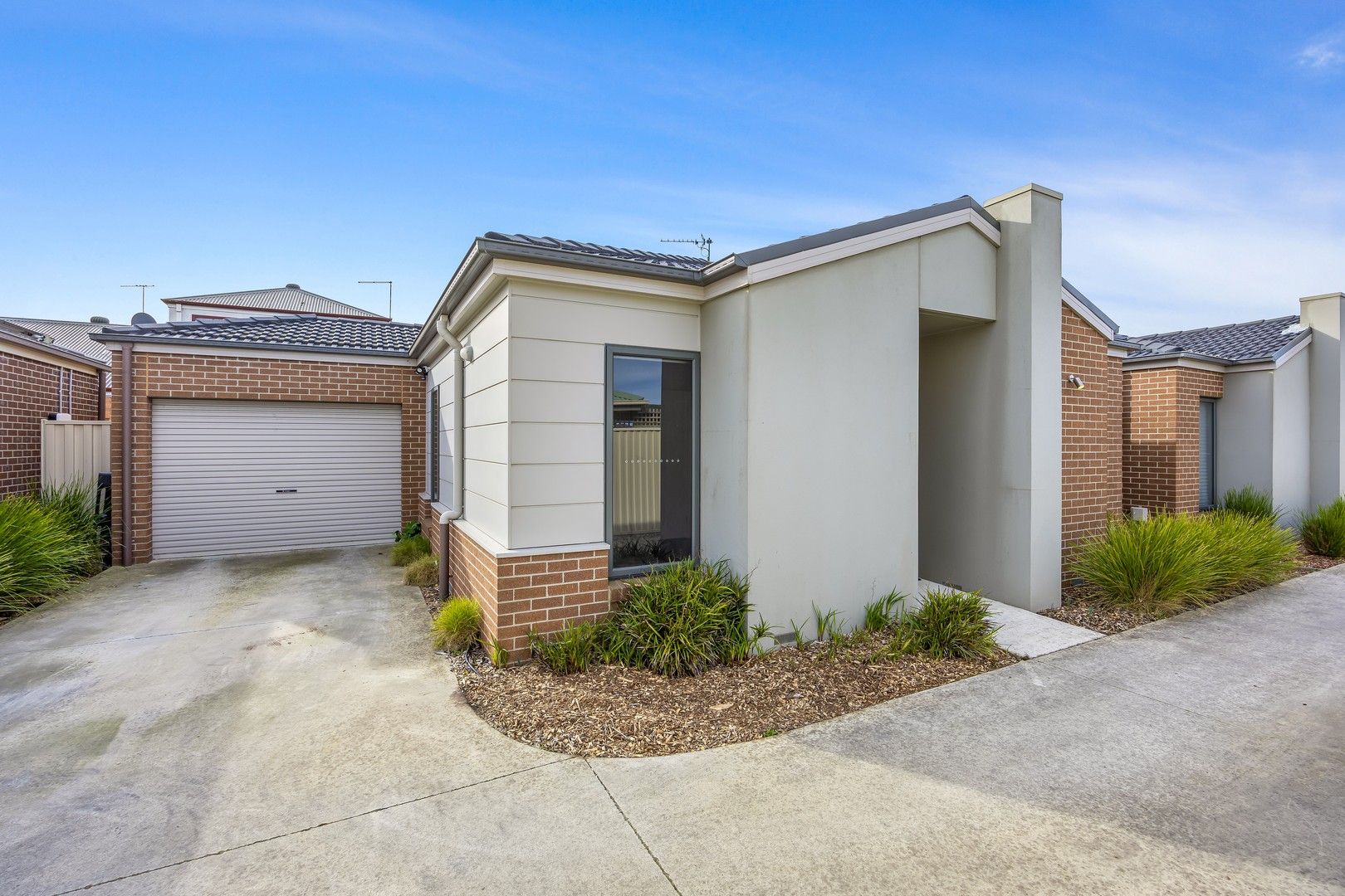 2/33 Yarrowee Street, Sebastopol VIC 3356, Image 0