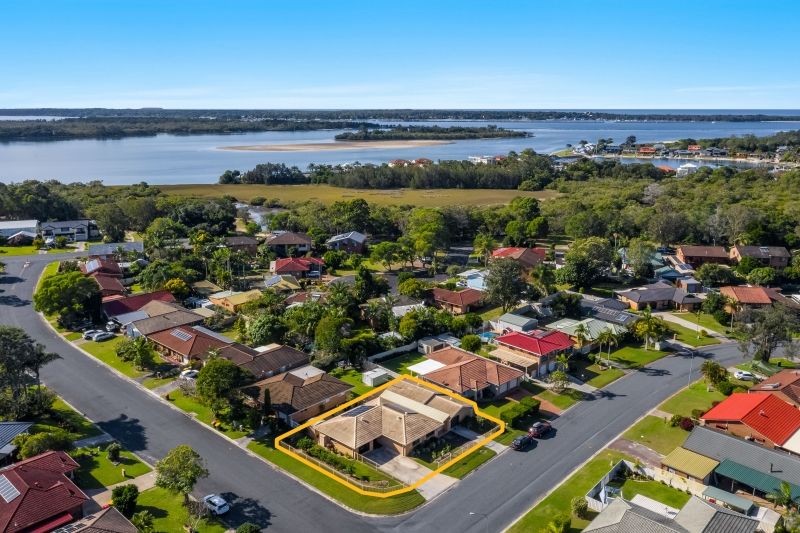 1 Boronia Crescent, Yamba NSW 2464, Image 0