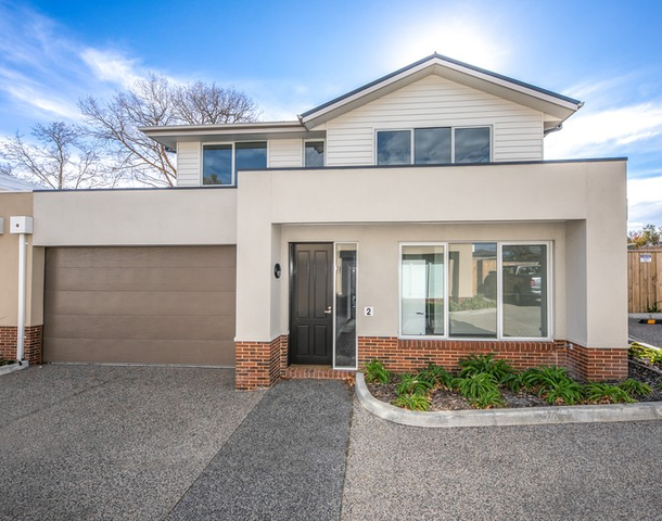 2/27 Calthorpe Street, Gisborne VIC 3437