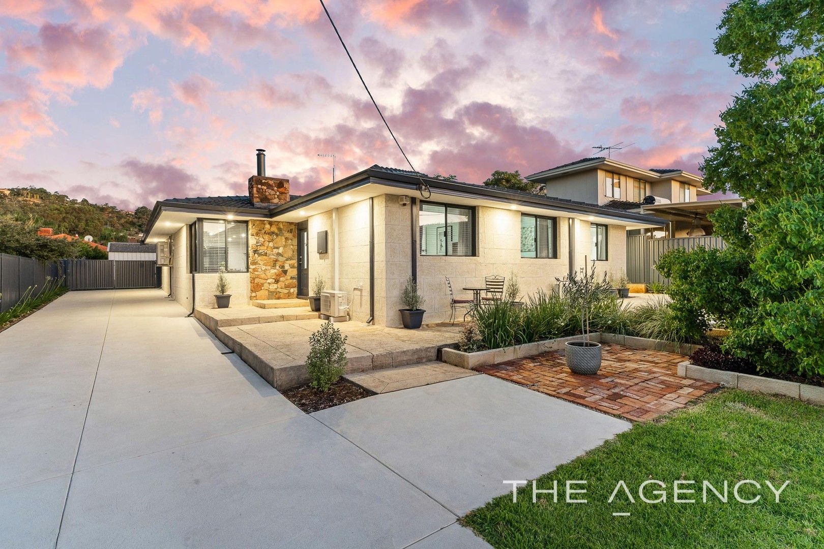 4 bedrooms House in 77 Derry Avenue MOUNT NASURA WA, 6112