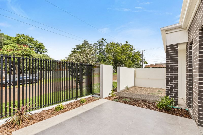 2/230 West Street, South Toowoomba QLD 4350, Image 2