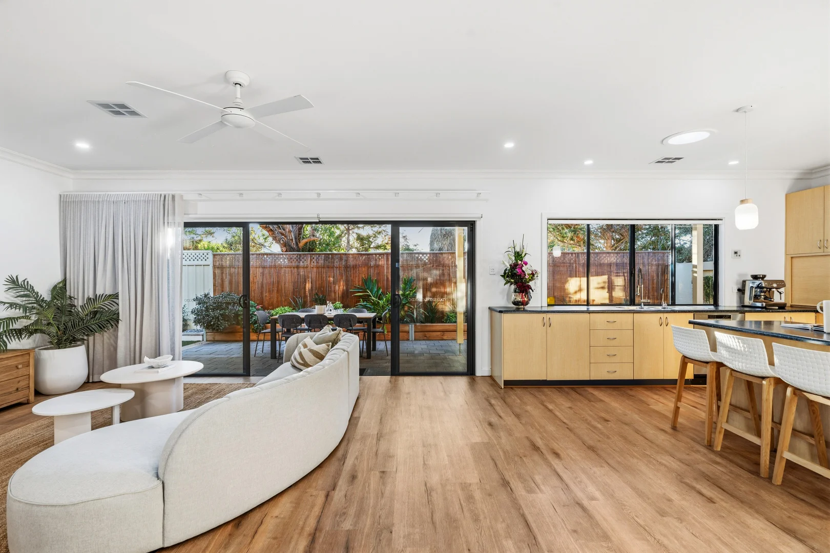 Additional image 5 of 21a Taunton Parade, Christies Beach SA 5165