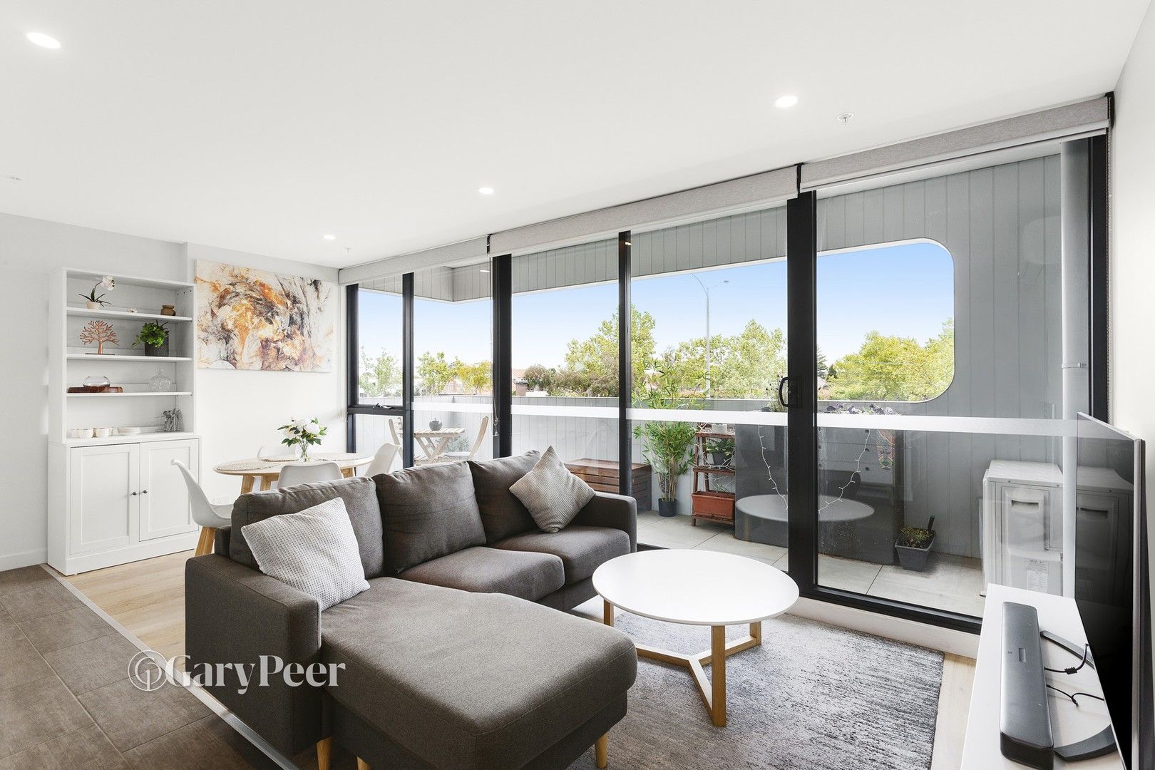 2 bedrooms Apartment / Unit / Flat in 101/1100 Dandenong Road CARNEGIE VIC, 3163