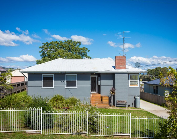 6 Blomfield Avenue, Bega NSW 2550