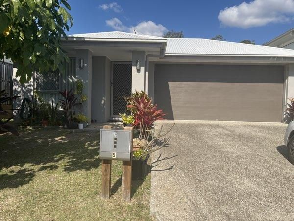 4 bedrooms House in 5 Vincent Street BELLBIRD PARK QLD, 4300