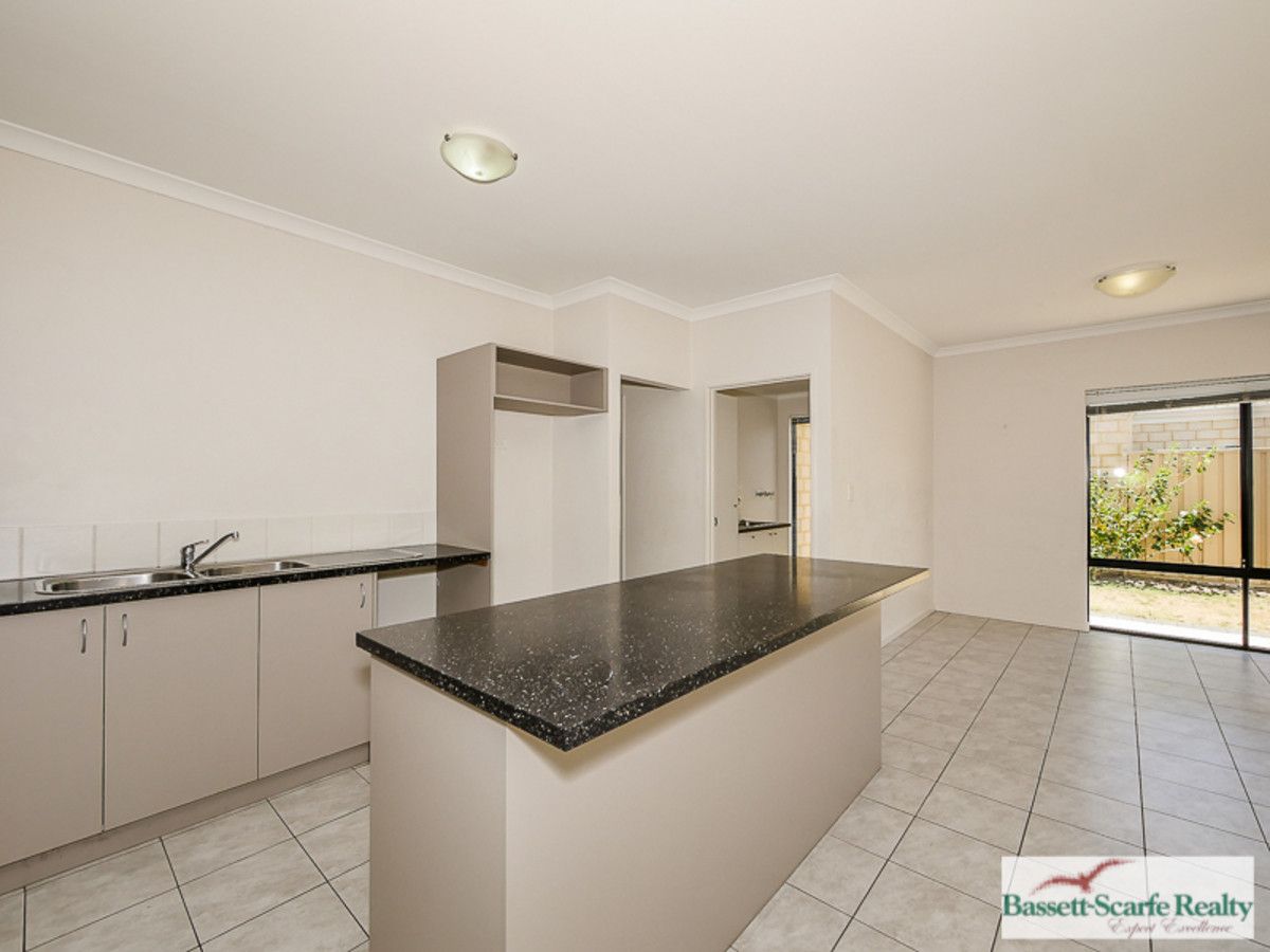 12 Fifth Avenue, Mandurah WA 6210, Image 2