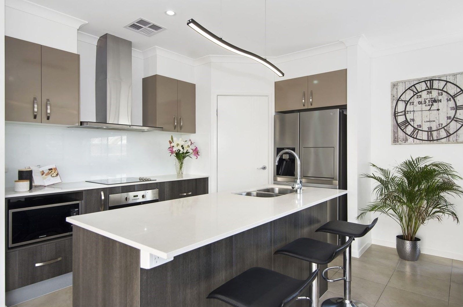 89 Finnegan Circuit, Oxley QLD 4075 House For Rent 800 Domain