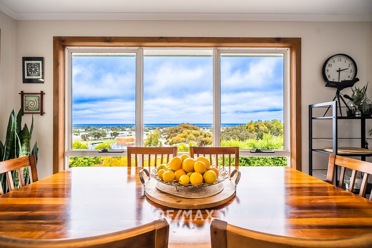 21 Outlook Avenue, Lakes Entrance VIC 3909 Domain