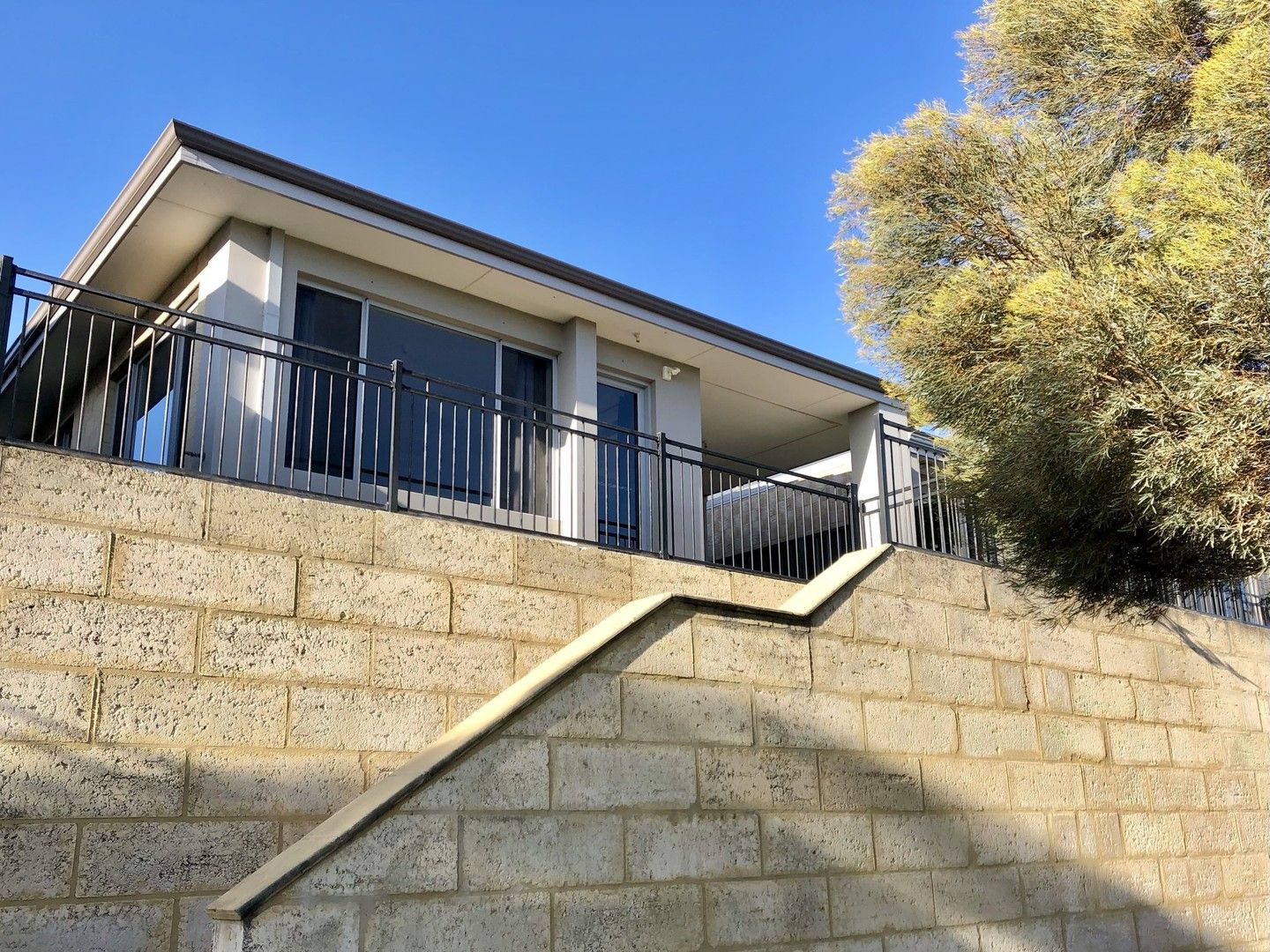 3 bedrooms House in 11 Agata Lane HAMMOND PARK WA, 6164