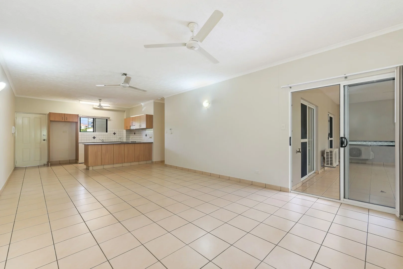 2/80 Woods Street, Darwin City NT 0800