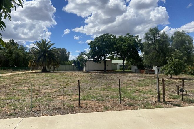 Picture of 1 Osborne St, URANA NSW 2645