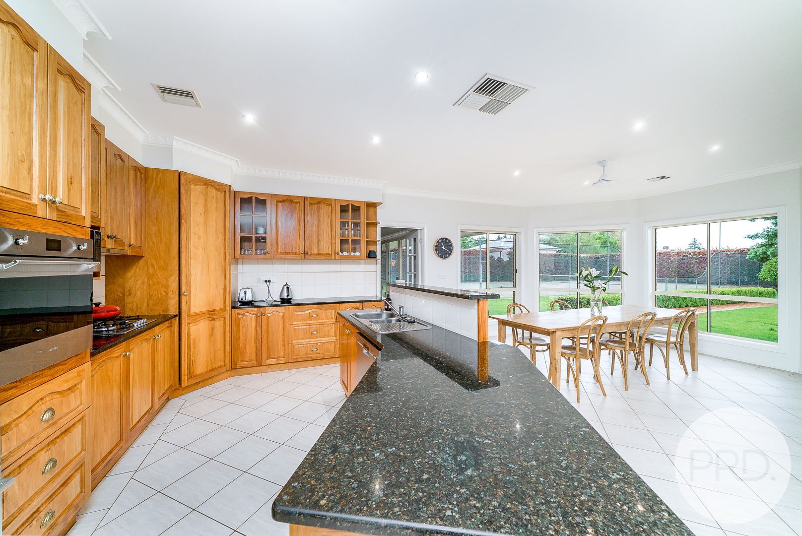 2 Evangelist Avenue, Lake Albert NSW 2650, Image 2