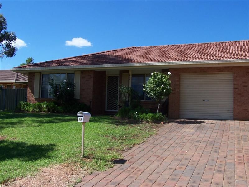 19 Jack William Drive, DUBBO NSW 2830, Image 0