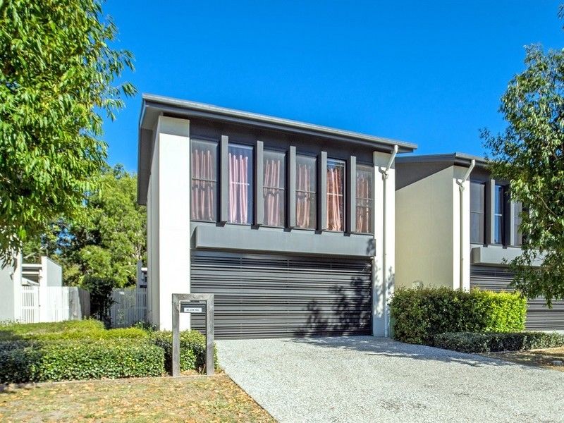 3 bedrooms House in 906 Medinah Avenue ROBINA QLD, 4226