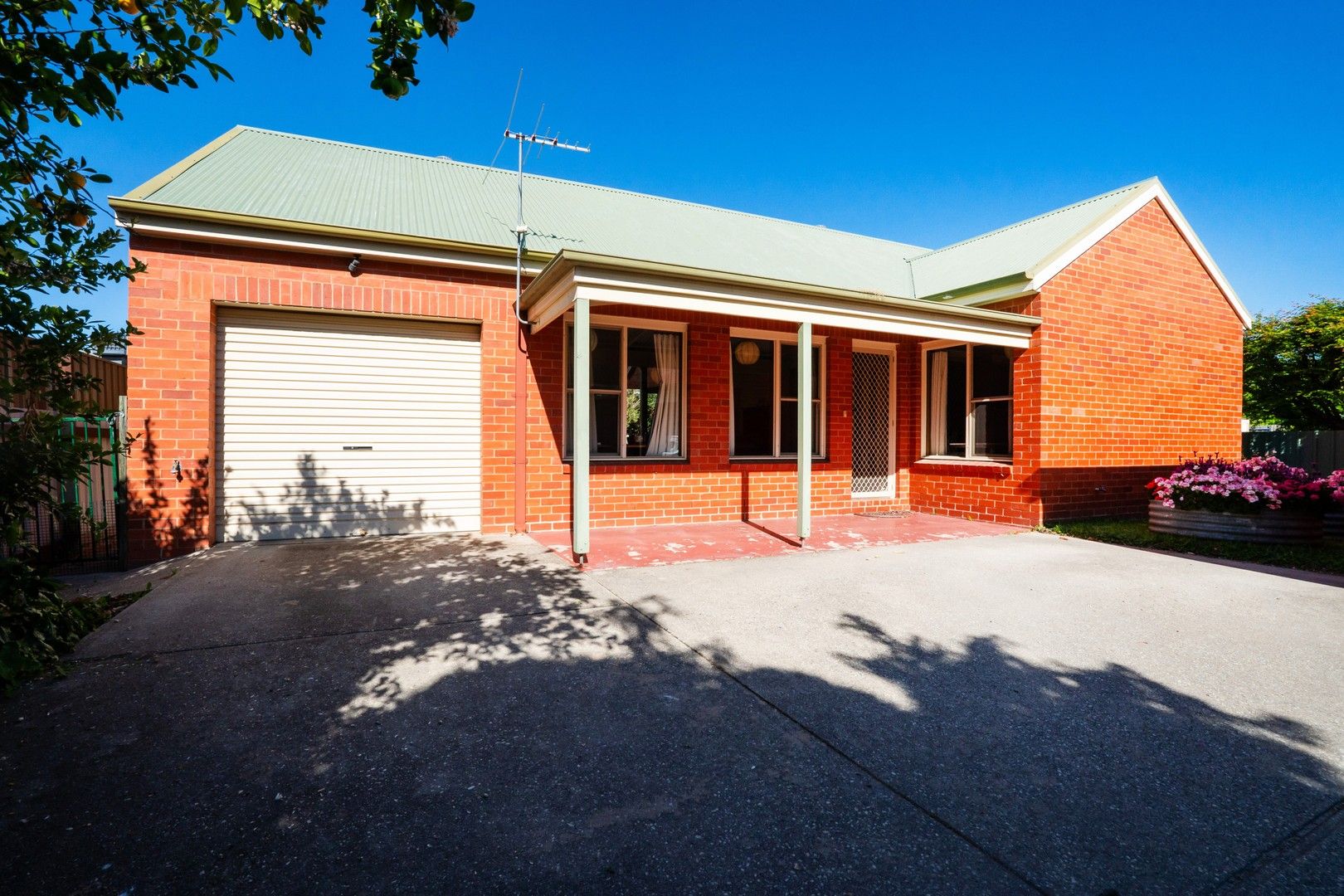 2 bedrooms Townhouse in 2/448 David Street ALBURY NSW, 2640