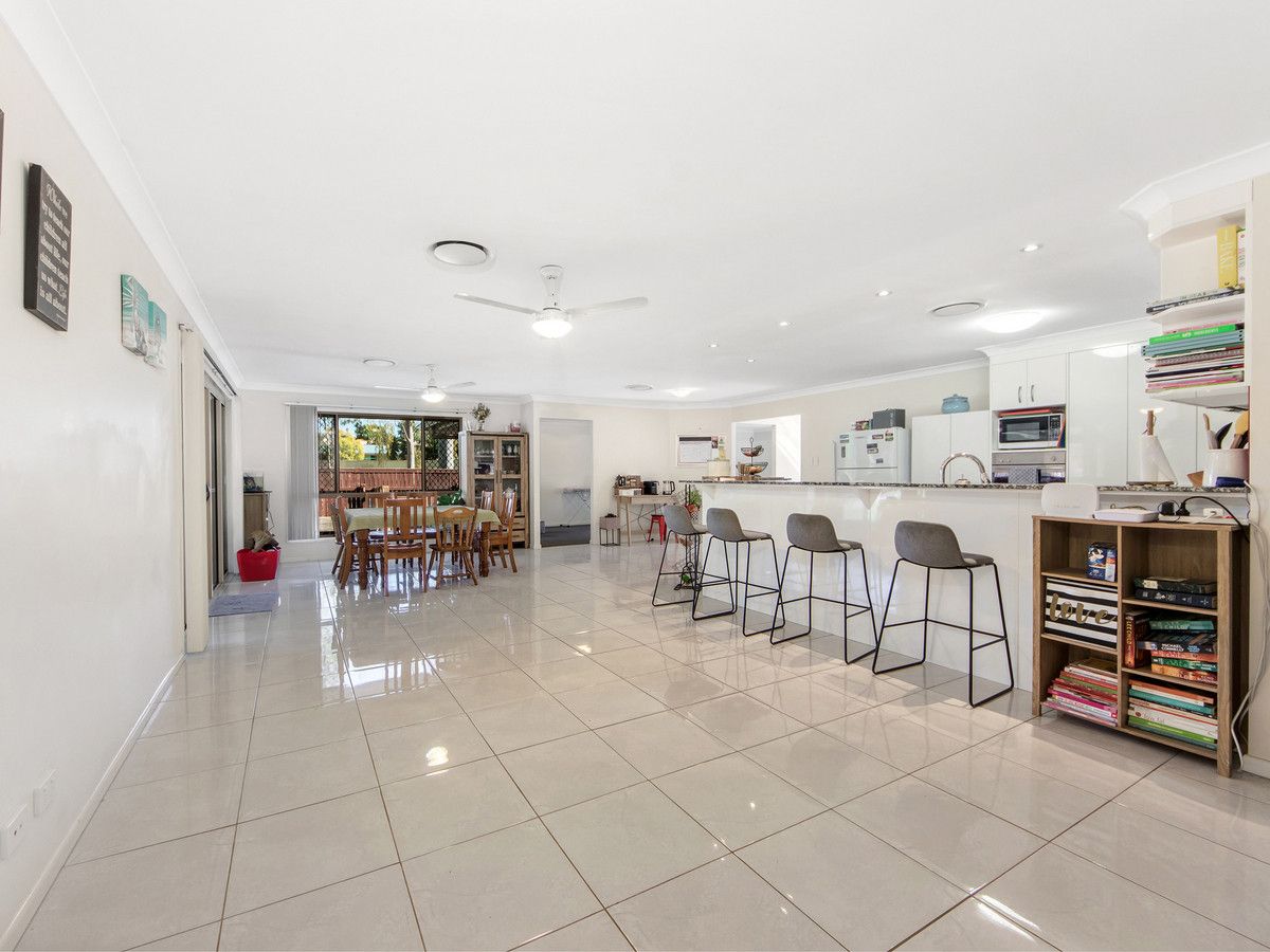 7 Comona Court, Wulkuraka QLD 4305, Image 2