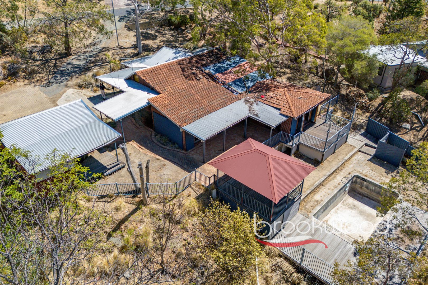 12 Parkway, Swan View WA 6056, Image 2