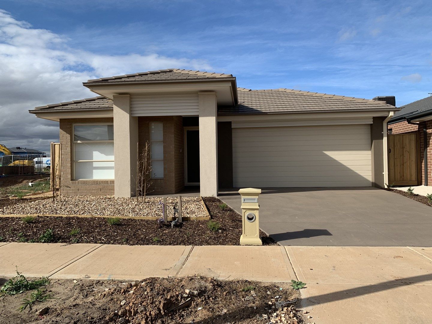4 bedrooms House in 8 Battley Road WERRIBEE VIC, 3030