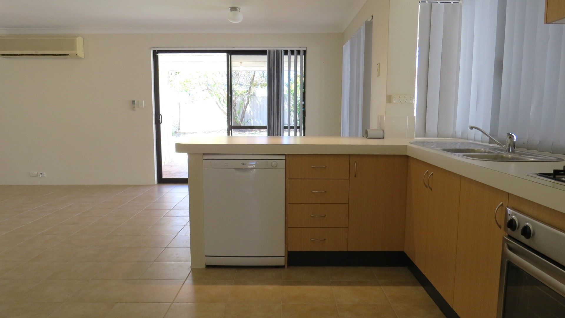 49 Myerson Crescent, Maida Vale WA 6057 House For Rent 550 Domain