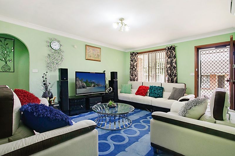 2/6-8 Second Avenue *, MACQUARIE FIELDS NSW 2564, Image 1