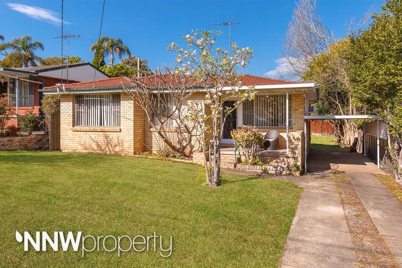 13 Clackmannan Road, Winston Hills Property History & Address