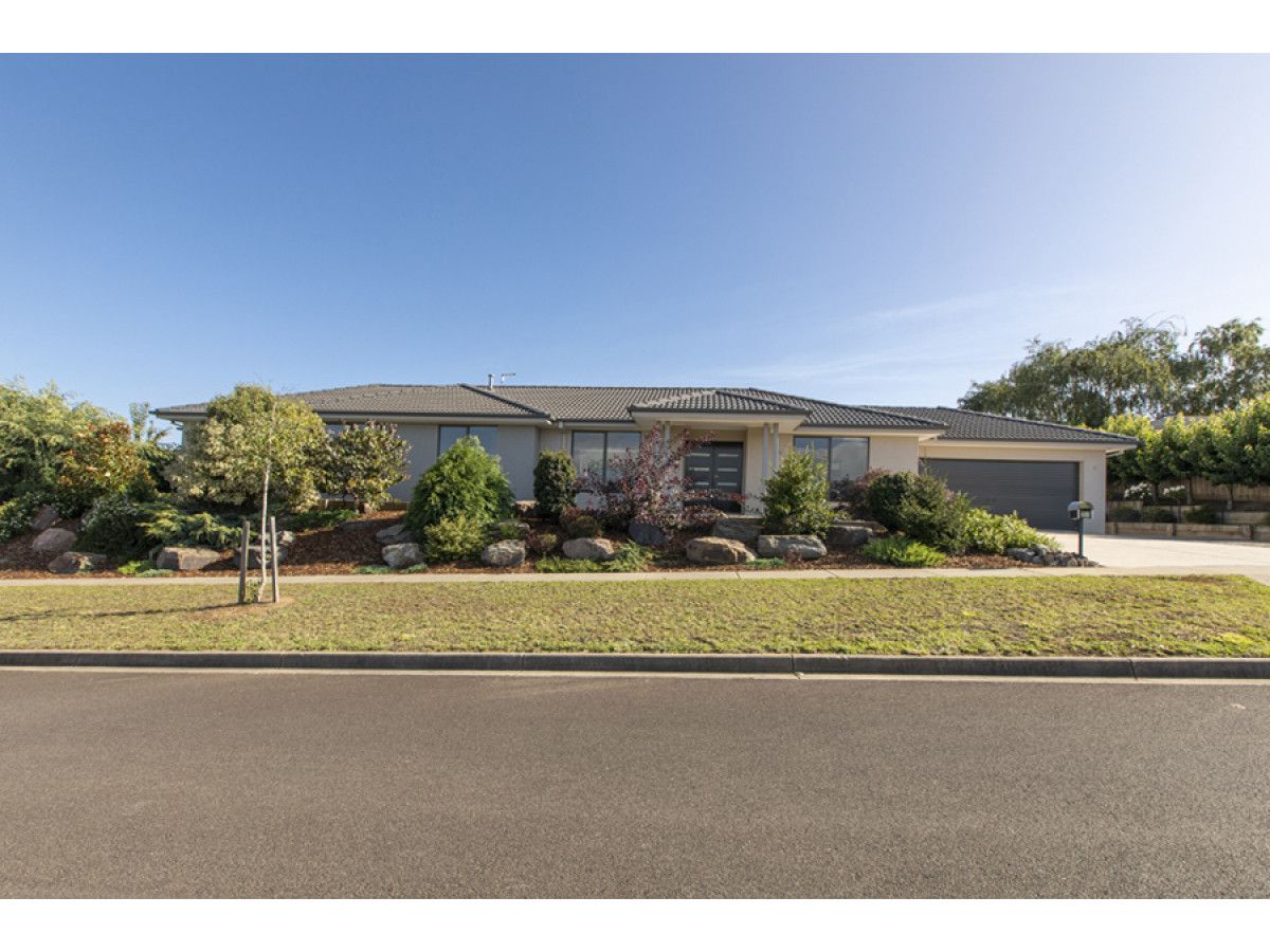 71 Dawson Drive, Warragul VIC 3820, Image 0