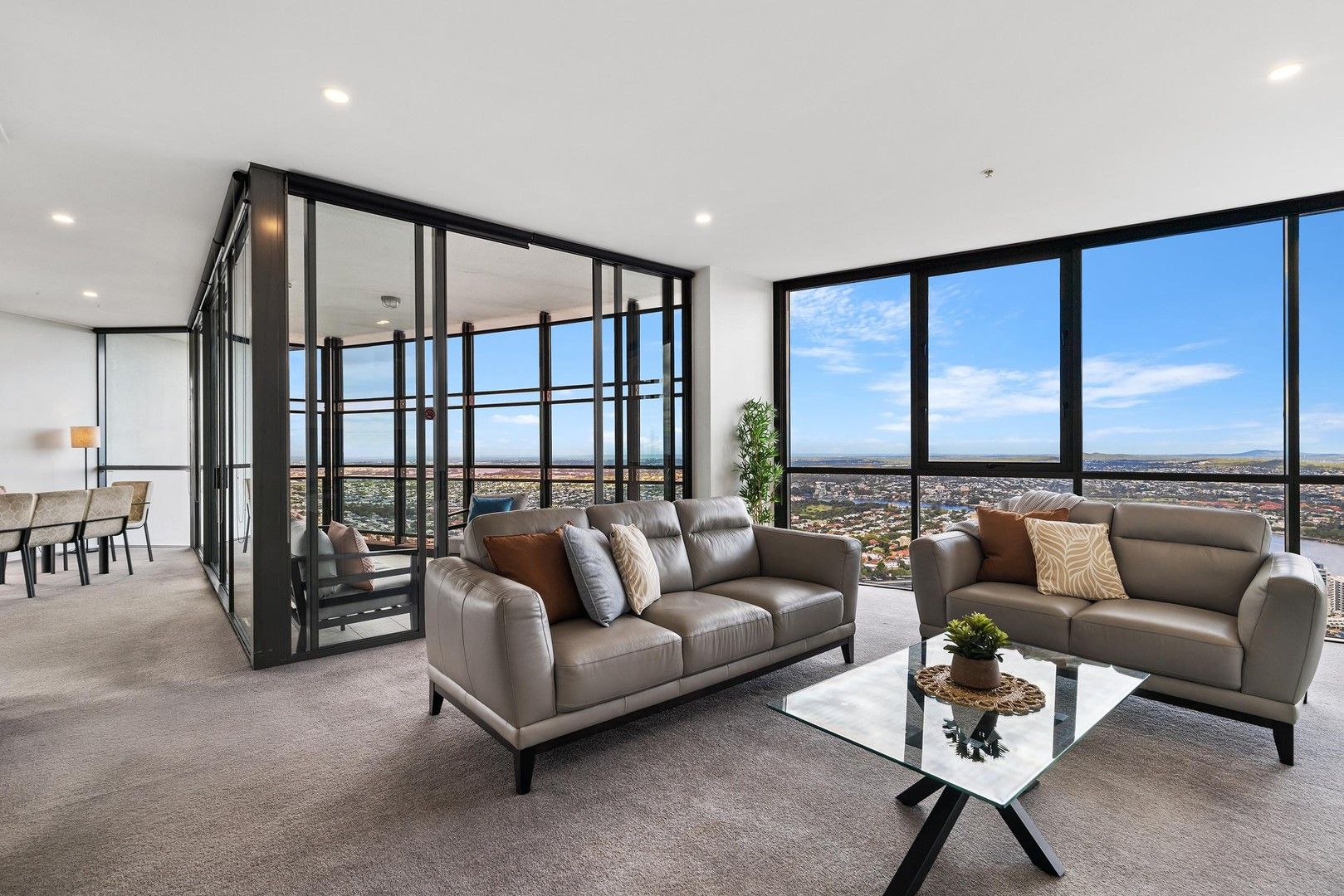 Brisbane City QLD 4000 - 4 beds apartment for Rent, $2900 pw Furnished ...