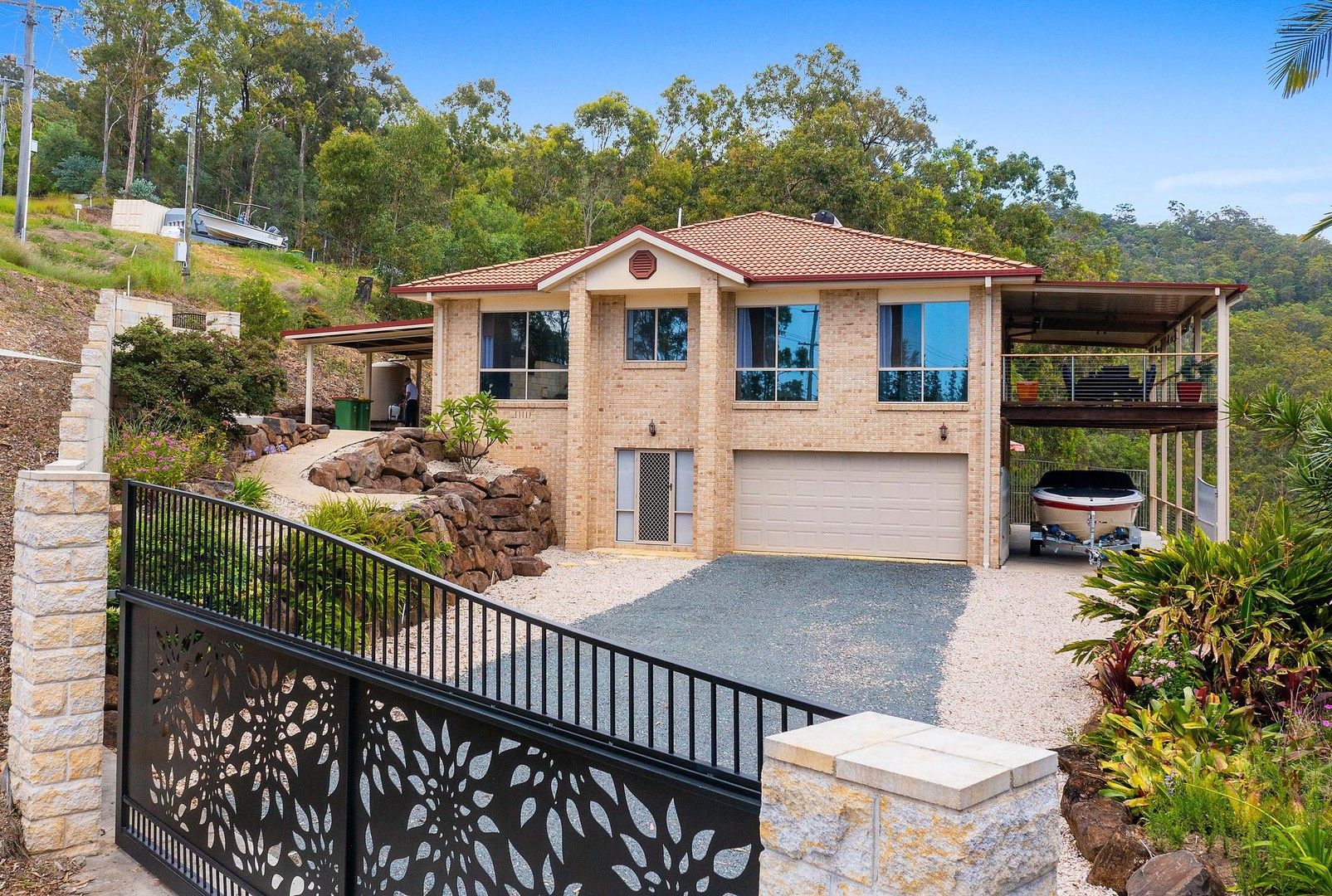 5 bedrooms Acreage / Semi-Rural in 27 Glenrowan Drive TALLAI QLD, 4213