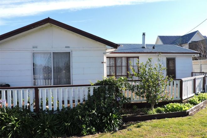 Picture of 35 Main Road, SEASPRAY VIC 3851