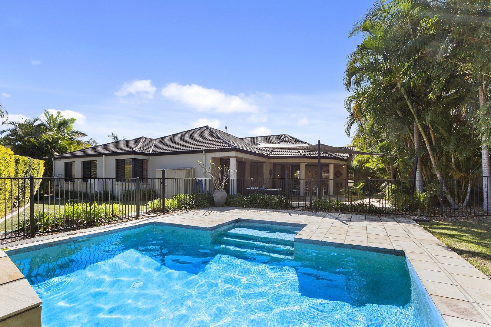 12 Blackfen Court, Arundel QLD 4214, Image 0