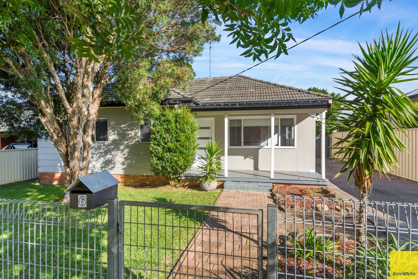 4 bedrooms House in 6 Kapooka Avenue DAPTO NSW, 2530