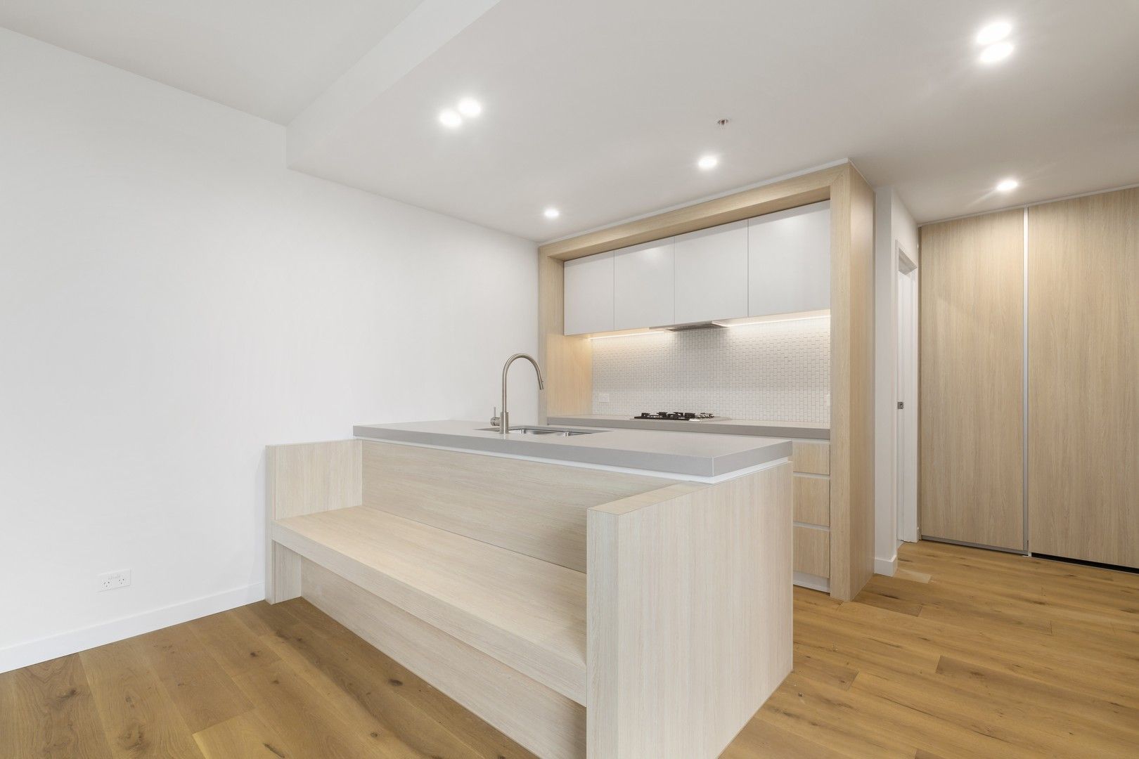 2 bedrooms Apartment / Unit / Flat in 204/22-24 Pakington St ST KILDA VIC, 3182