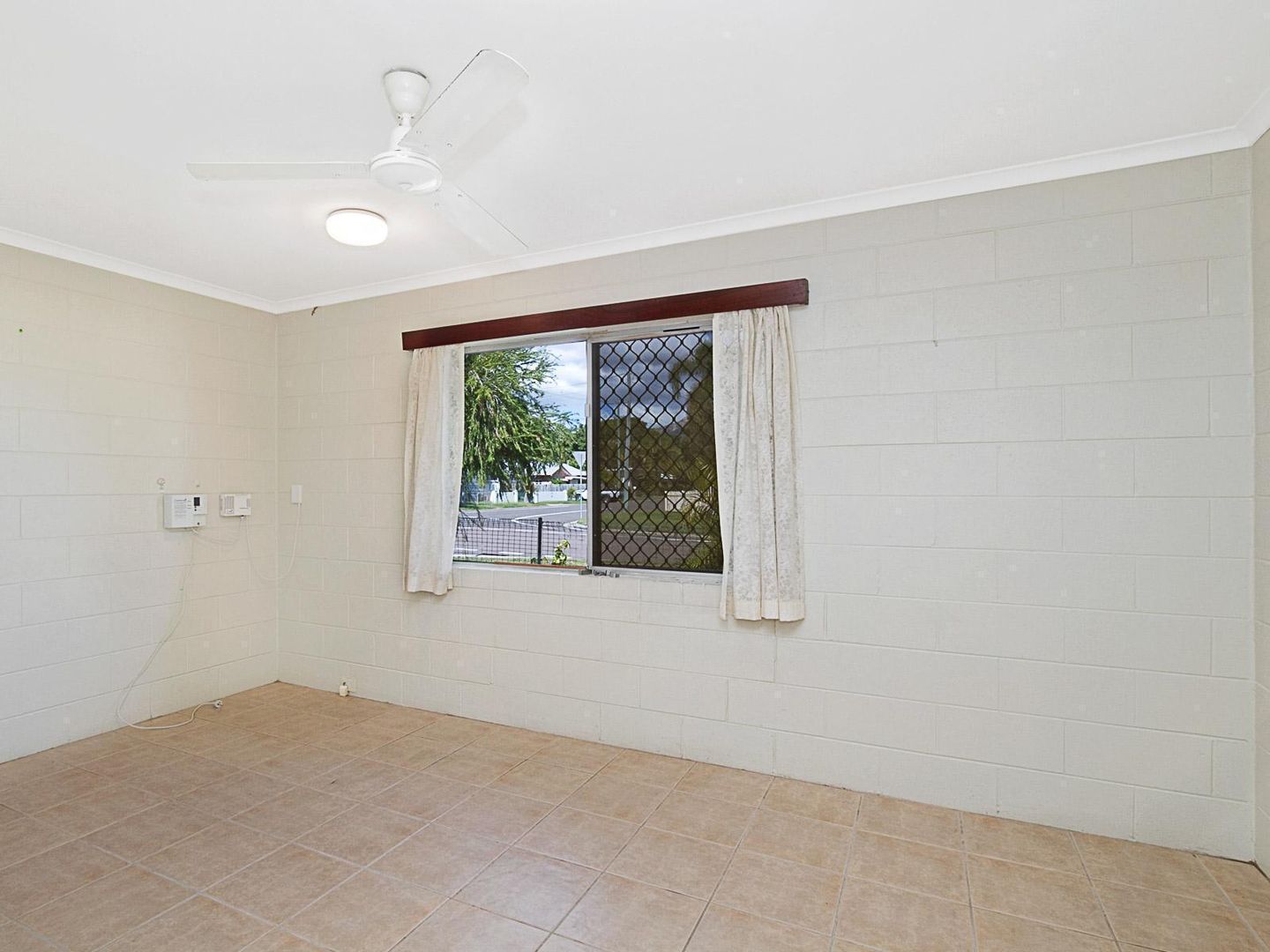 2/5 Collins Street, Aitkenvale QLD 4814, Image 2