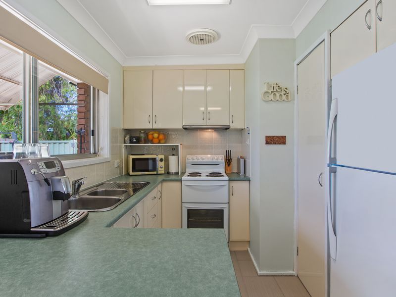 4/9-11 Edith Street, Gorokan NSW 2263, Image 2