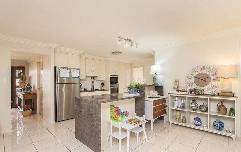 4 Oakland Court, Norman Gardens QLD 4701, Image 2