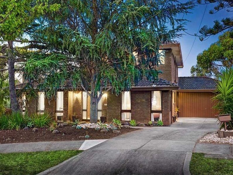 6 bedrooms House in 4 Vine Court DONCASTER VIC, 3108