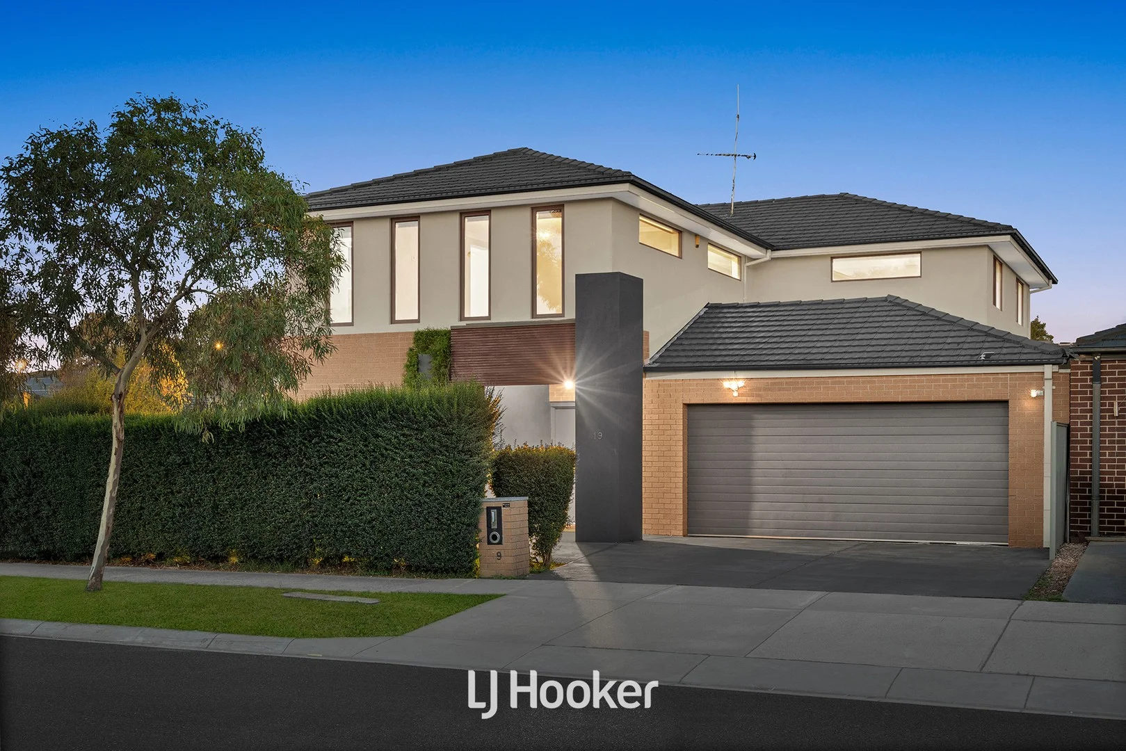 19 McEwan Drive, Cranbourne East VIC 3977