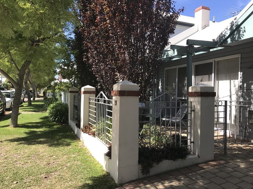 3 bedrooms House in 19 Wardie Street SOUTH FREMANTLE WA, 6162