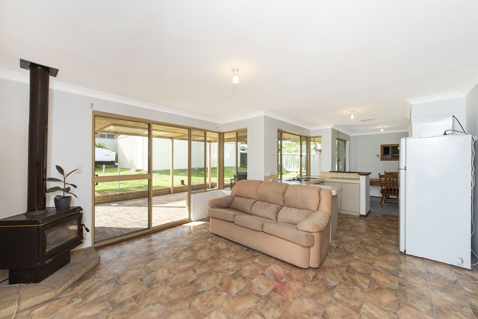 83 Blanchard Road, Swan View WA 6056, Image 2