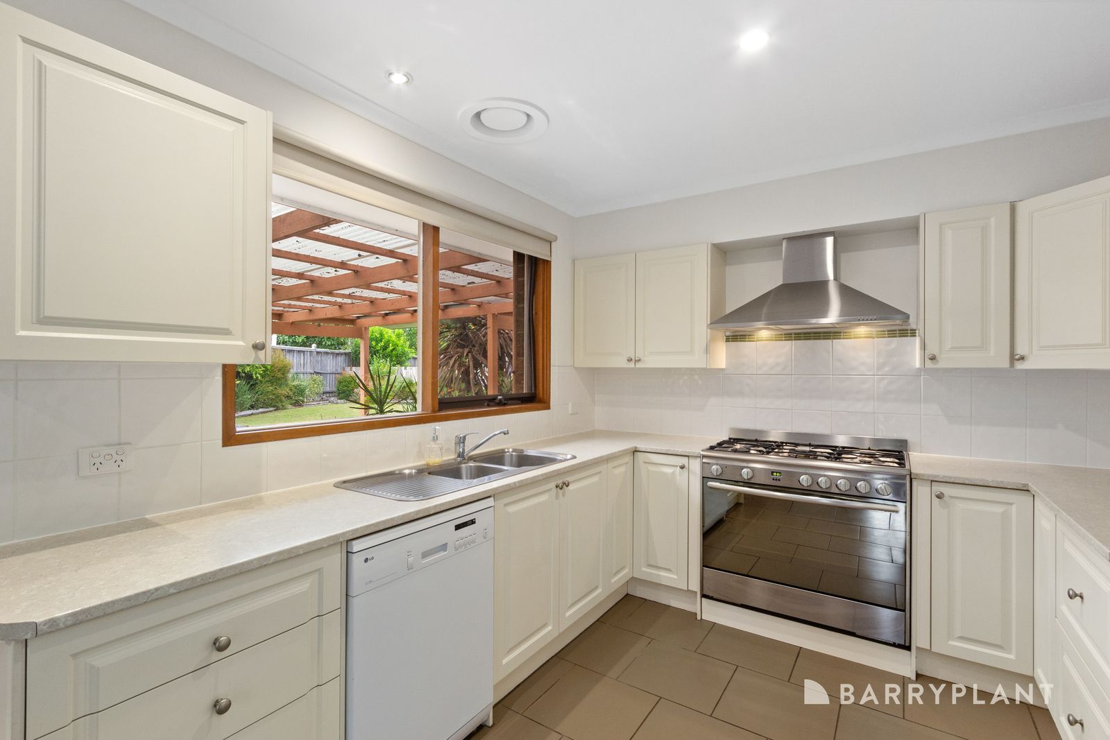 4 Kendale Court, Bayswater North VIC 3153, Image 2