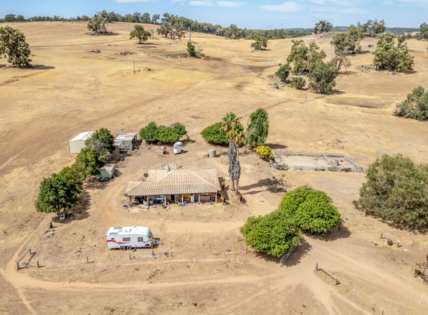 190 Page Road, Quindanning WA 6391
