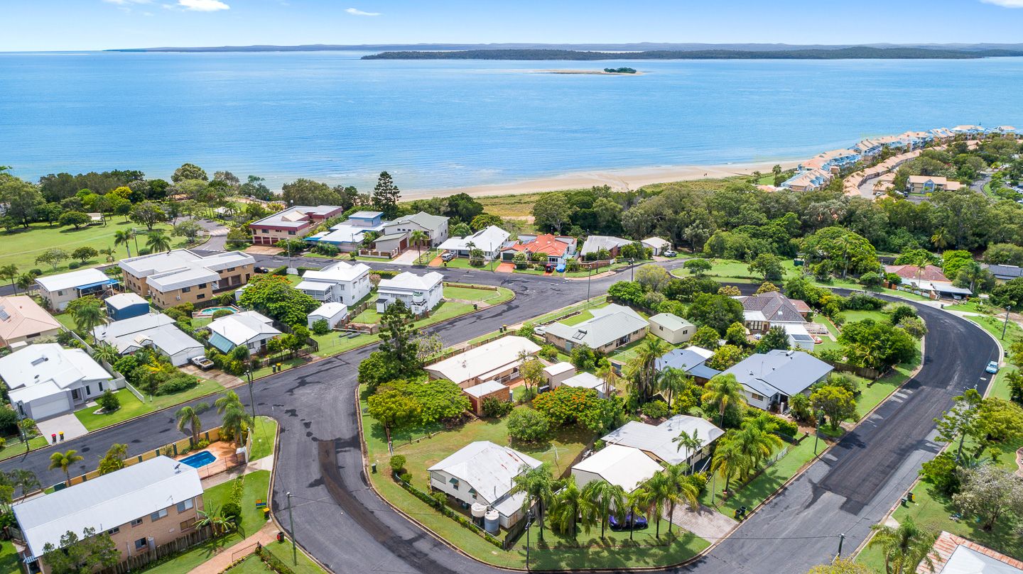 4 Crescent Street, Urangan QLD 4655, Image 1