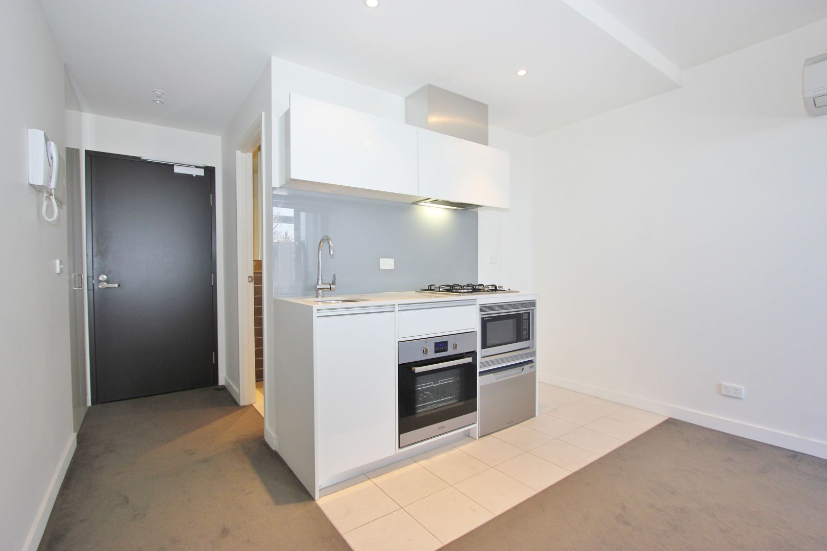 404b/2 Dennis Street, Footscray VIC 3011 - Apartment For Rent - $460 ...