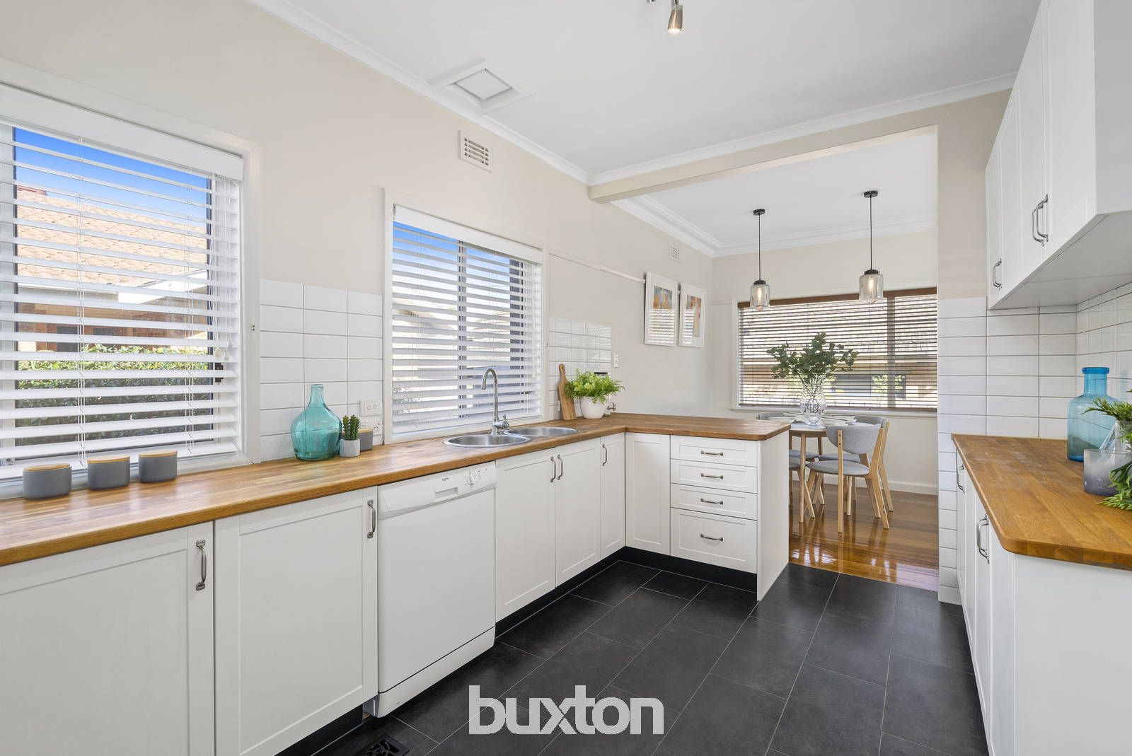 1/6 Seafoam Street, Hampton East VIC 3188, Image 2