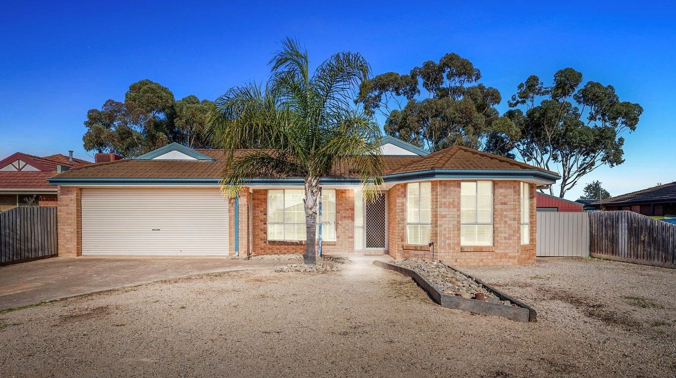 3 bedrooms House in 39 Denny Place MELTON SOUTH VIC, 3338