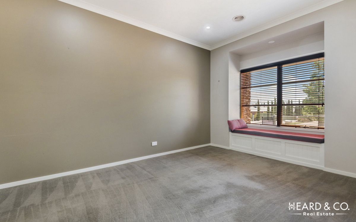 25 Lanark Drive, Junortoun VIC 3551, Image 2