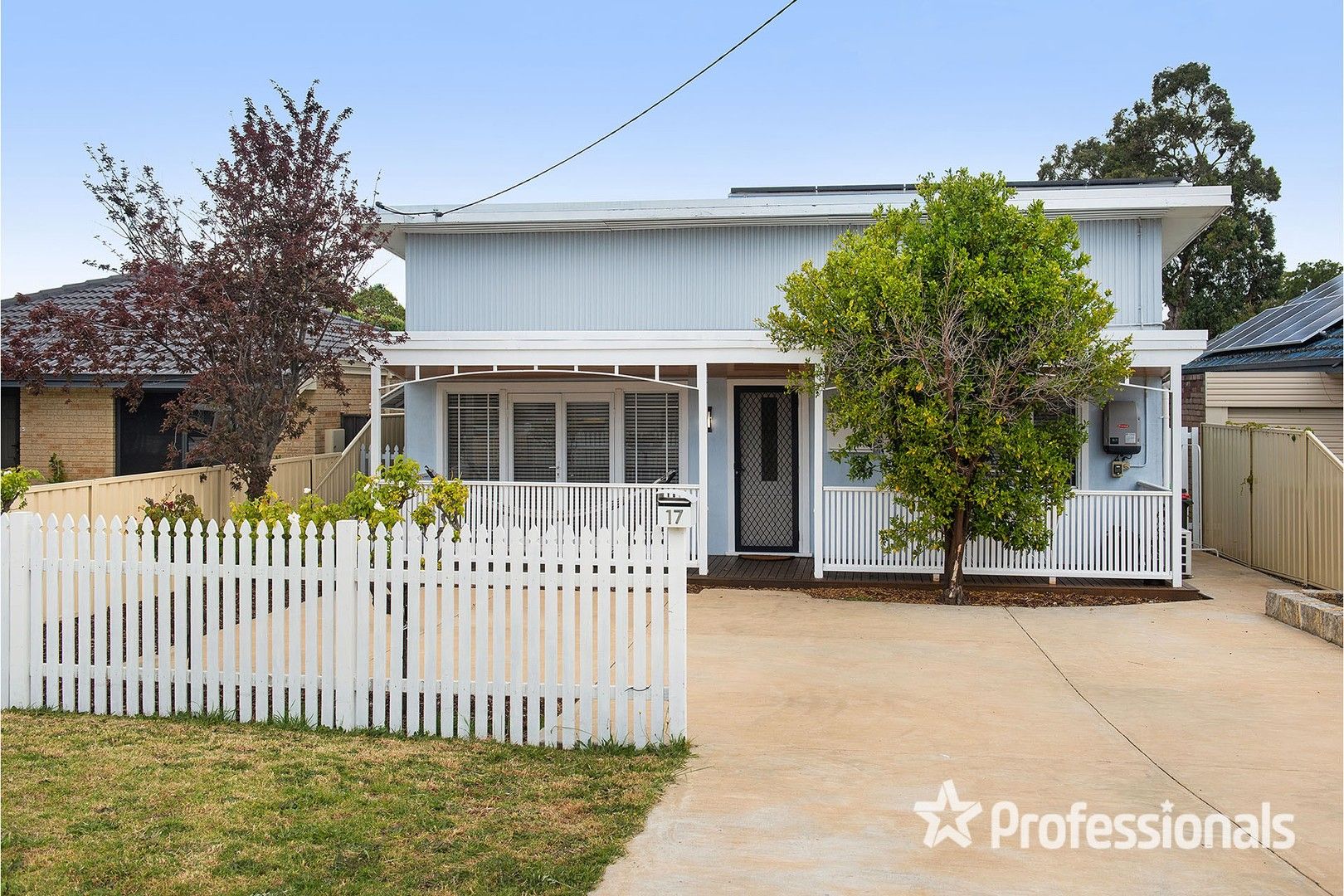 3 bedrooms House in 17 Rosetta Street BASSENDEAN WA, 6054