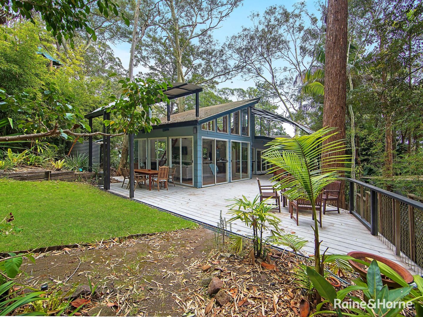 Upper/4 Crystal Avenue, Pearl Beach NSW 2256 House For Rent 750